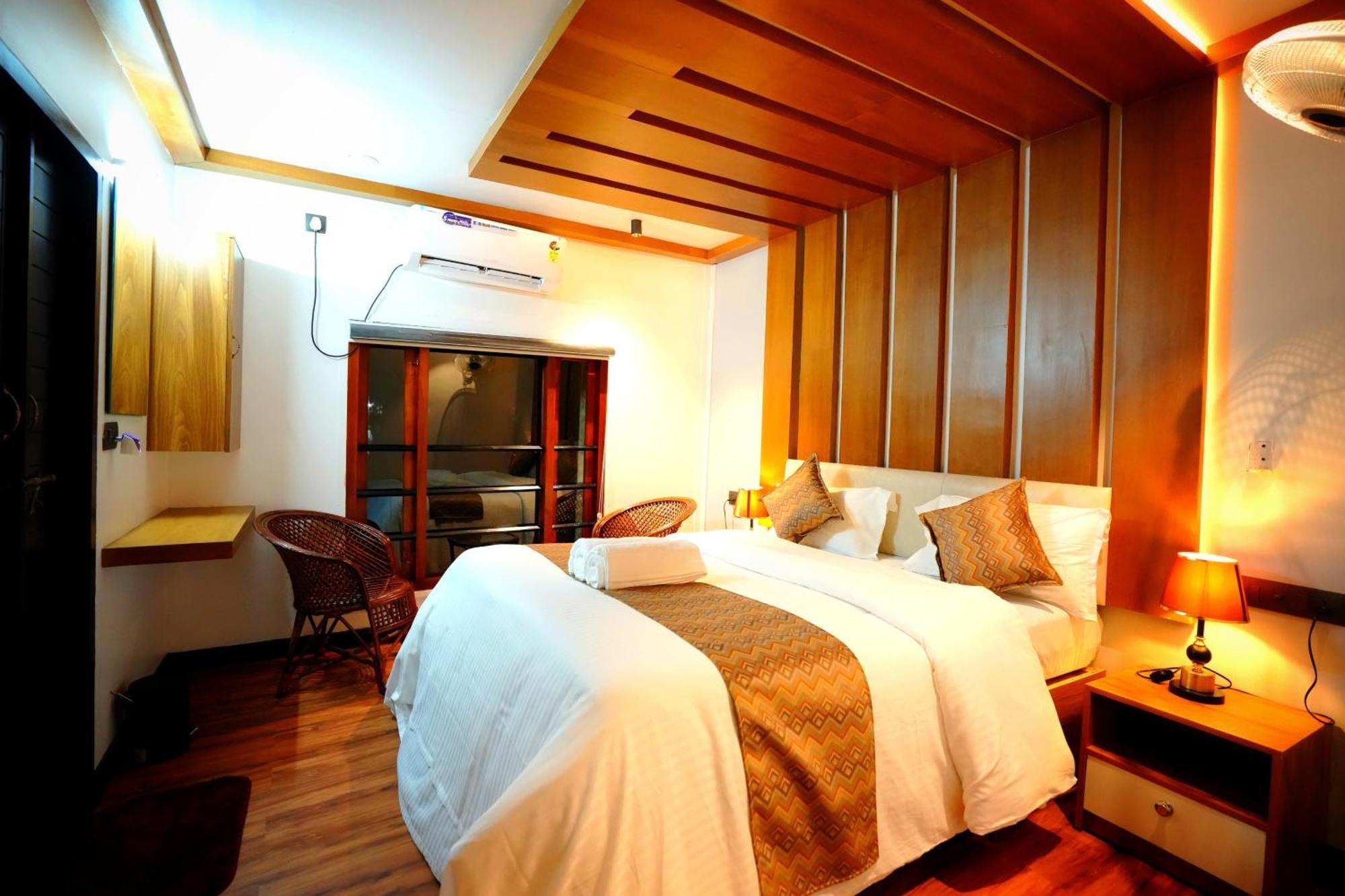 Indraprasthamlakecruise Alappuzha Extérieur photo